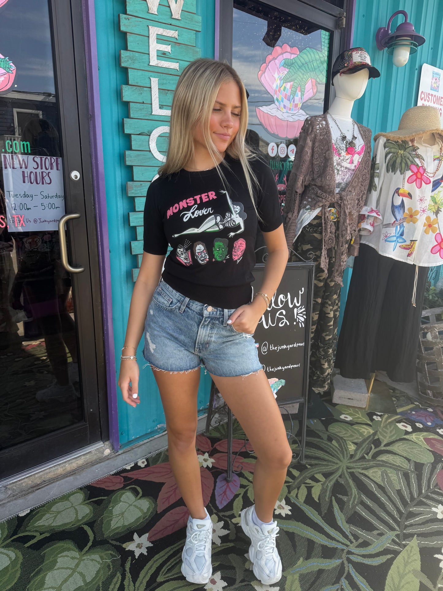 Monster Lover short sleeve Sweater in Black