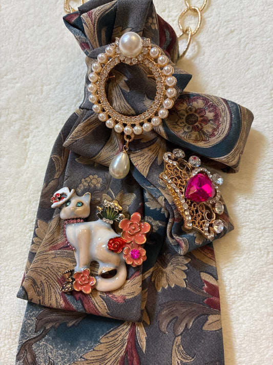 Feline Fashionista Tie