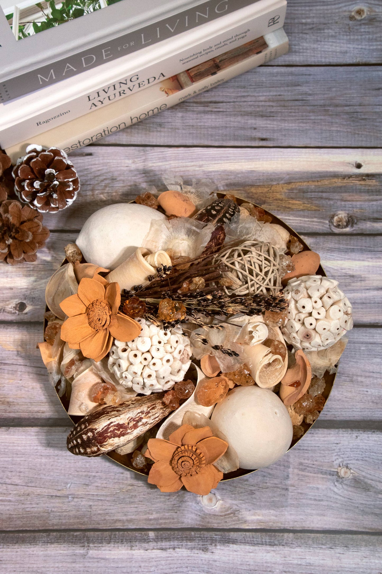 Amber & Paperwhite Box Potpourri