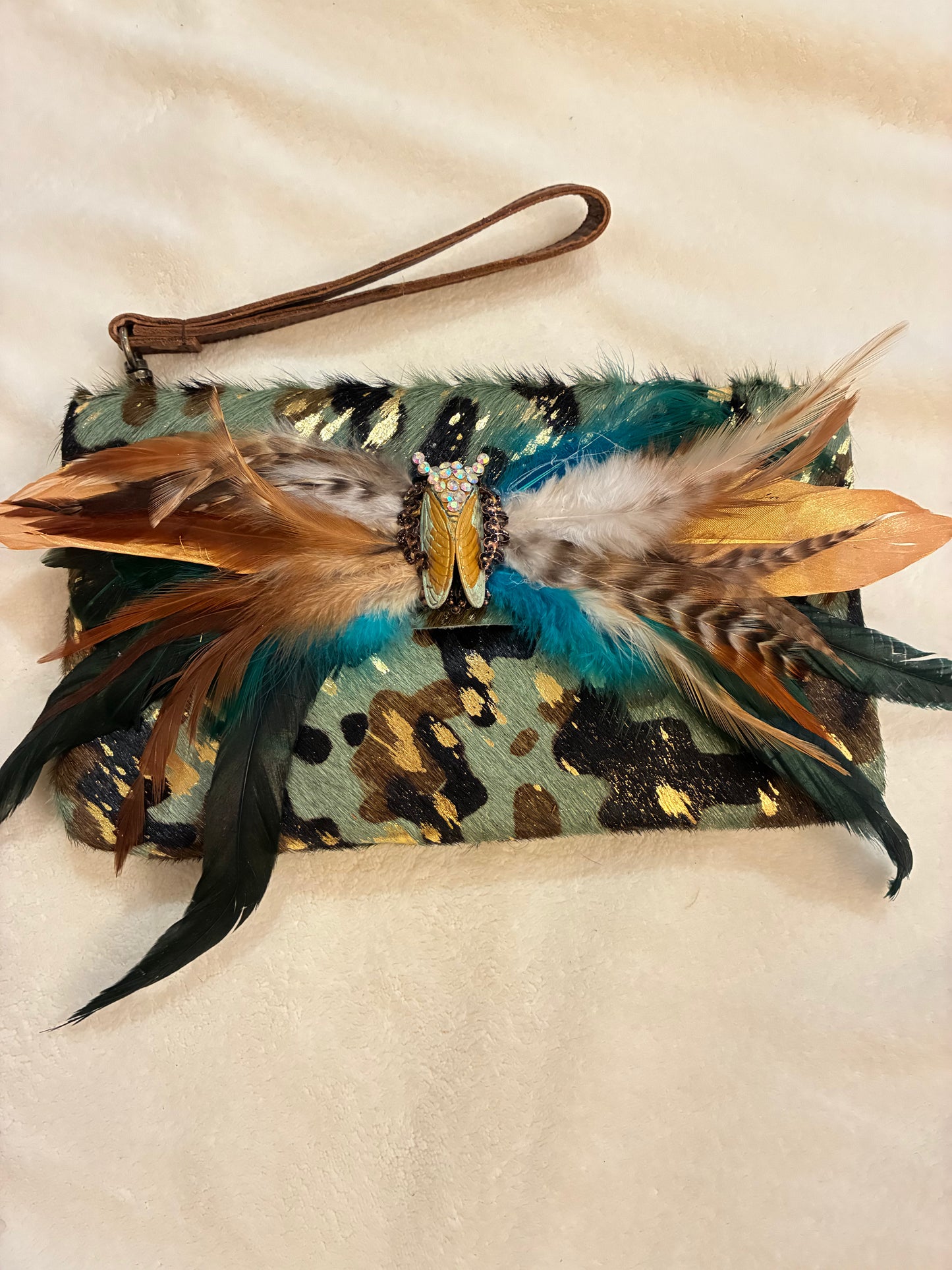 Metallic Fly Away Clutch