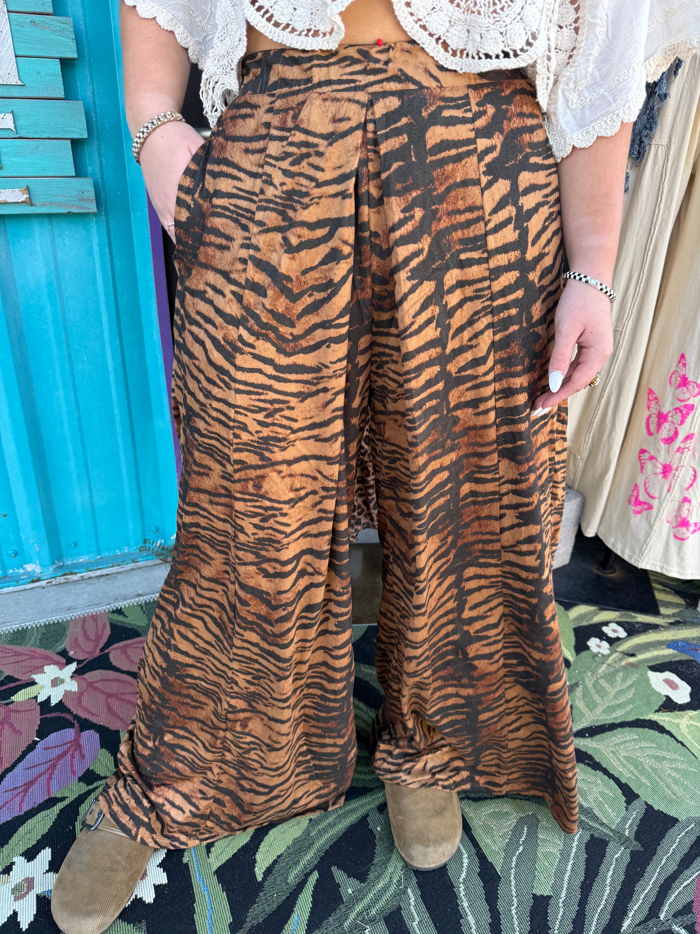 TIGER PRINT WIDE LEG PANTS