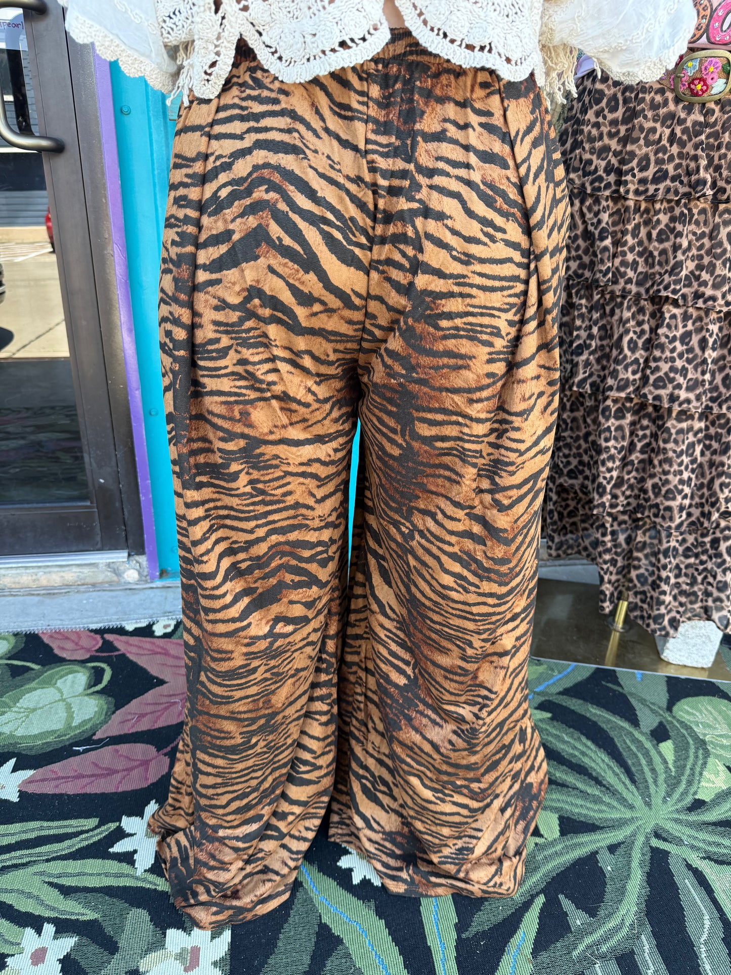 TIGER PRINT WIDE LEG PANTS