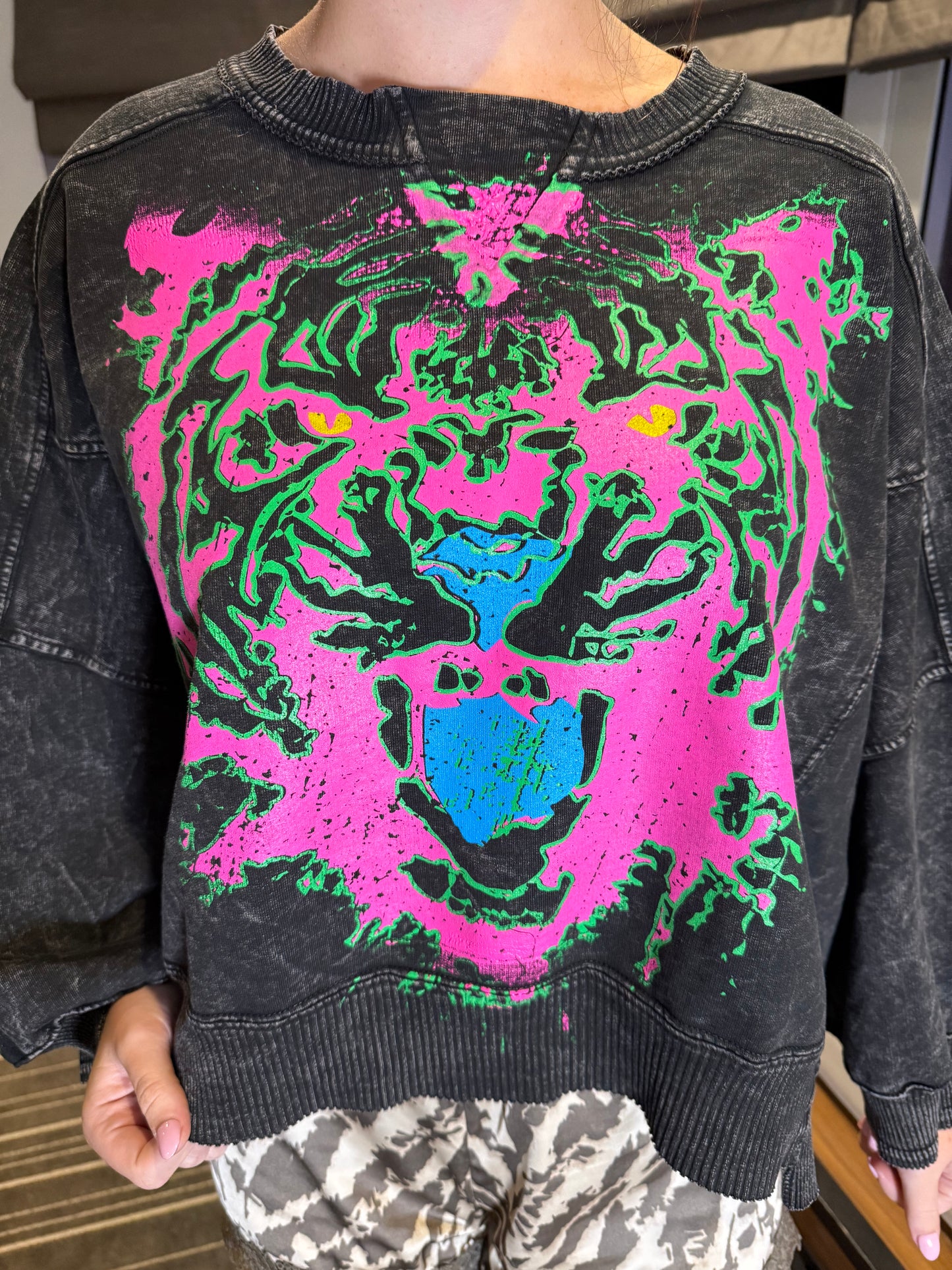 Cropped Boxy Tiger Sweatshirt