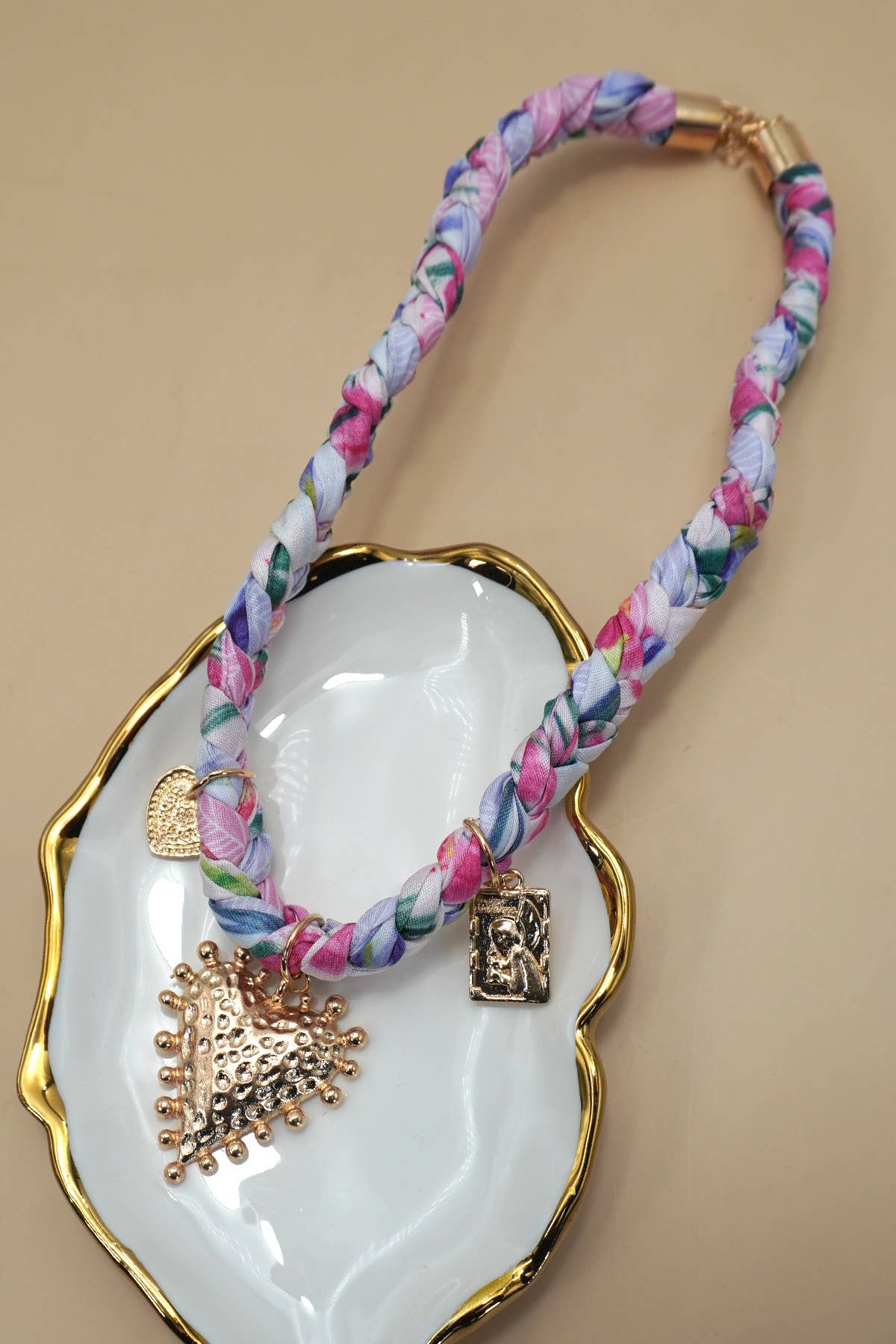 SCARF CHARM NECKLACE