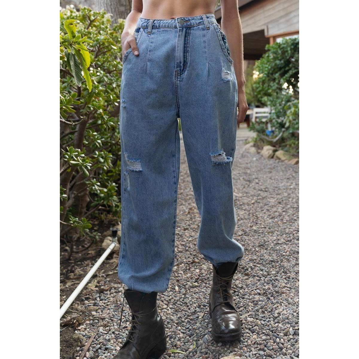 Starburst Pockets Distressed Denim Jeans