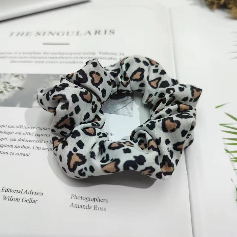 LEOPARD PATTERN SCRUNCHIES SET OF 5
