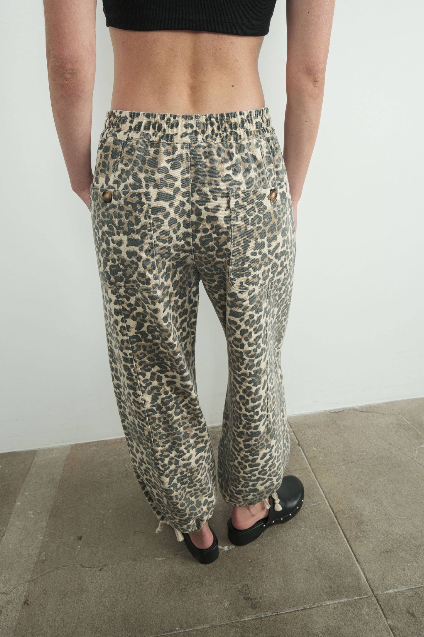 LEOPARD PRINT RELAXED FIT PULL-ON PANTS