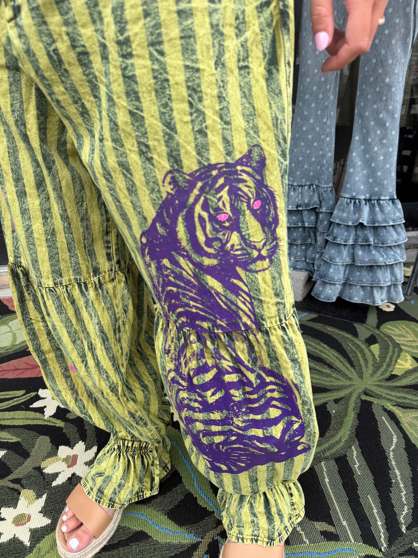 STRIPED SPIRIT TIGER PANTS