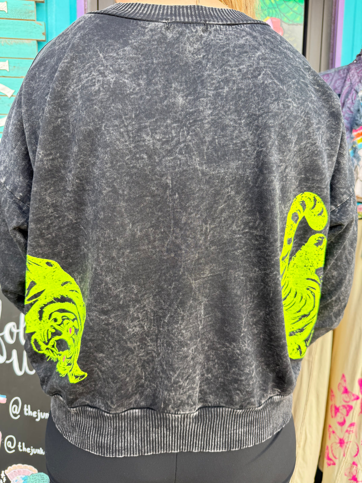 BLACK MINERAL WASH ELECTRIC TIGER SWEATSHIRT