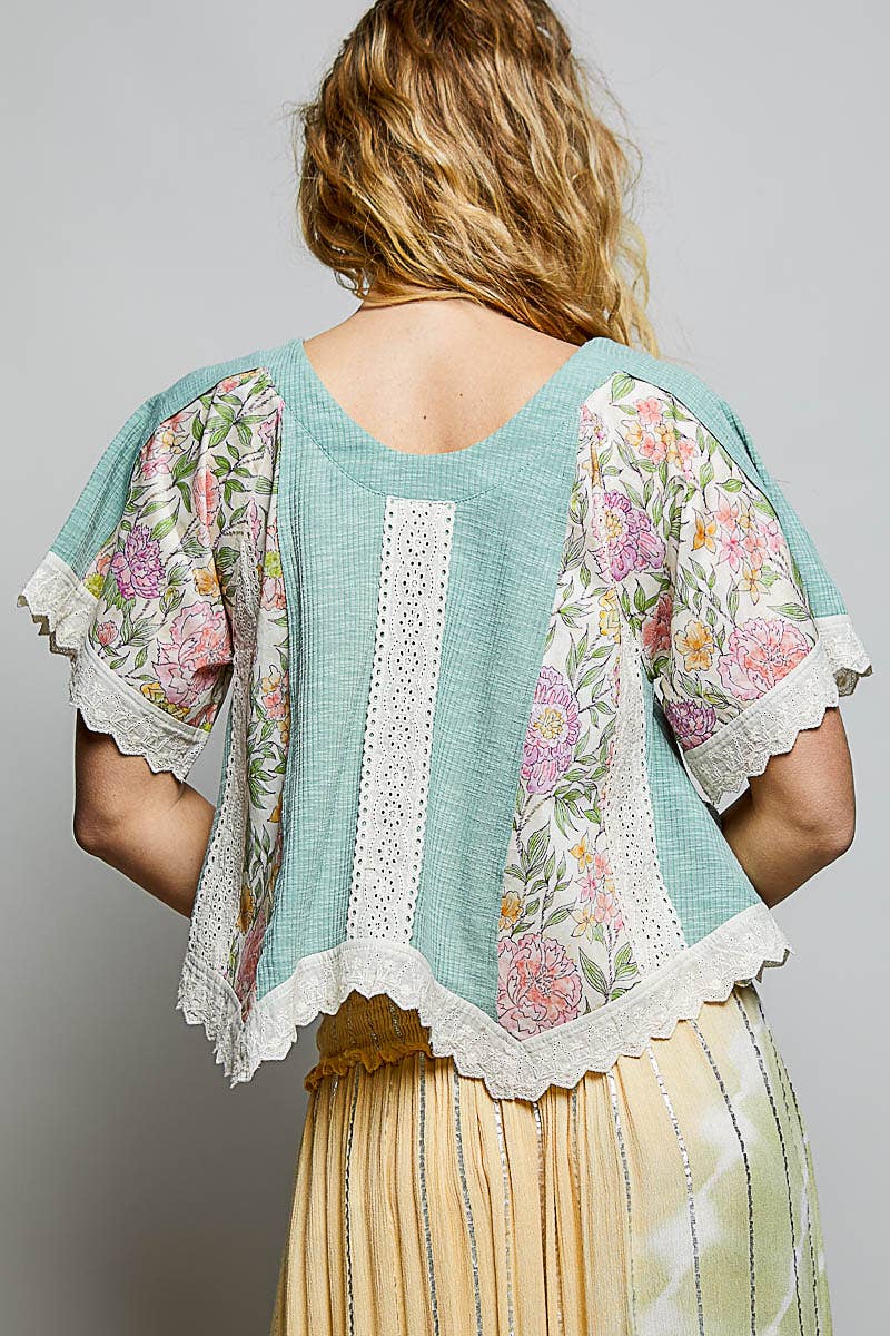 Round Neck Contrast Floral Eyelet Trim Rib Short Sleeve Top