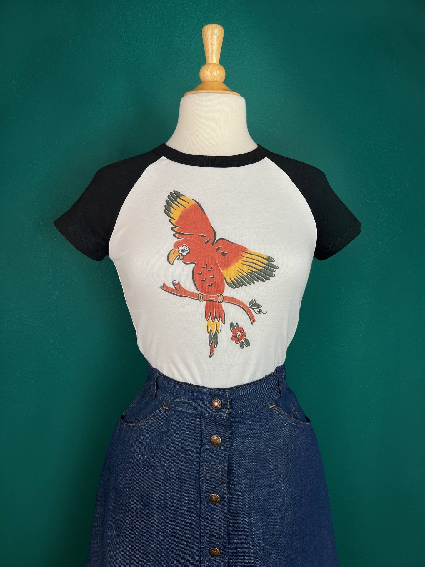 The Parrot Short Raglan Cropped Baby tee in White/Black