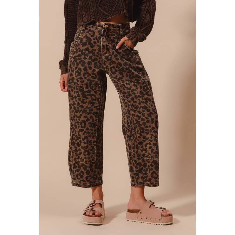 LEOPARD PRINT TWILL MID RISE WIDE LEG BARREL SHAPE PANTS