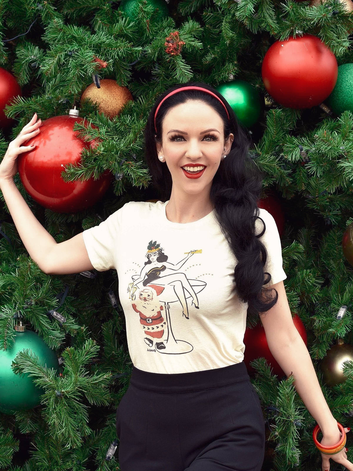 Santa Baby Fitted Tee in Ivory