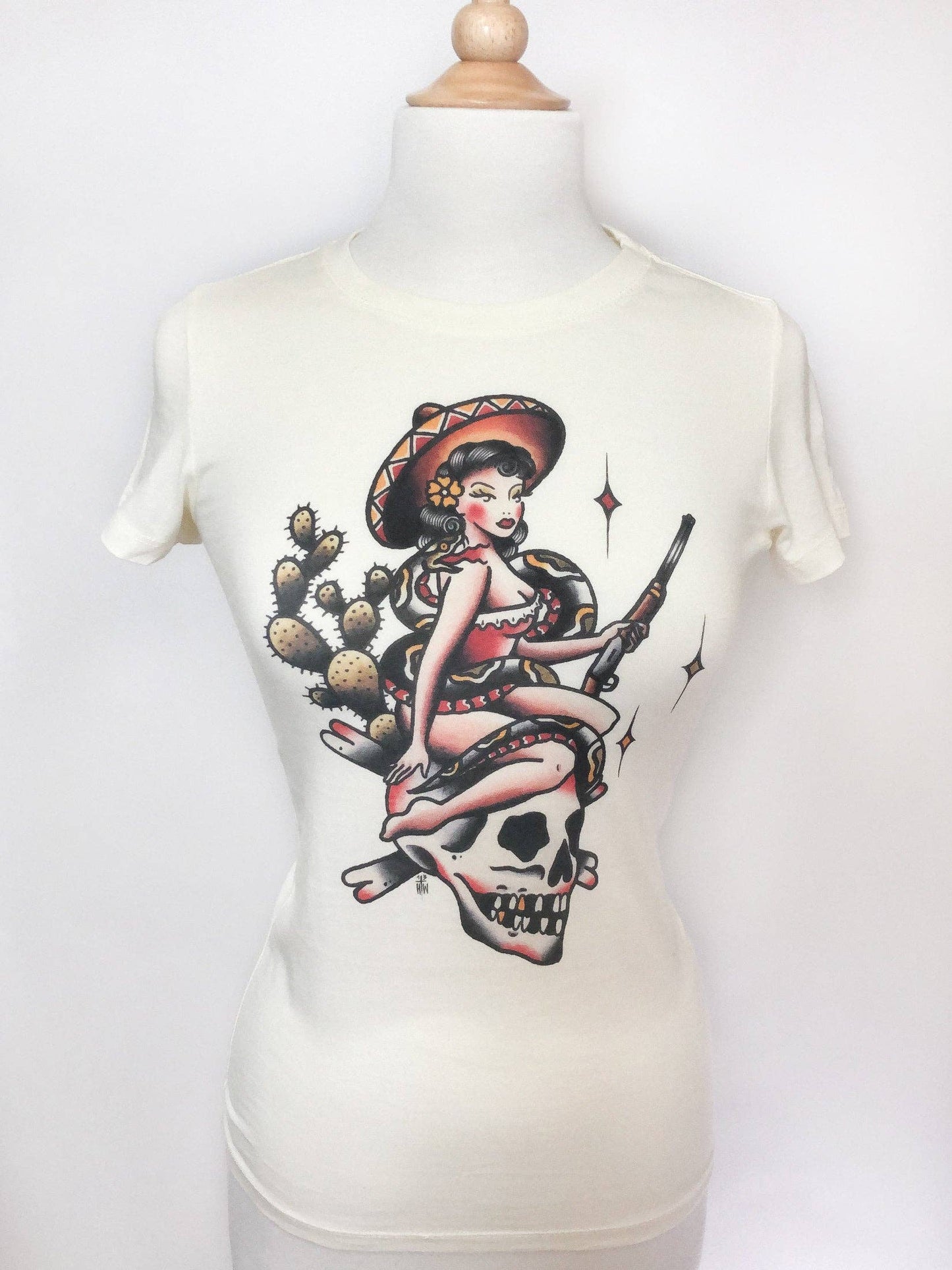 La Valiente Mexican Pin-Up Traditional Tattoo T-Shirt