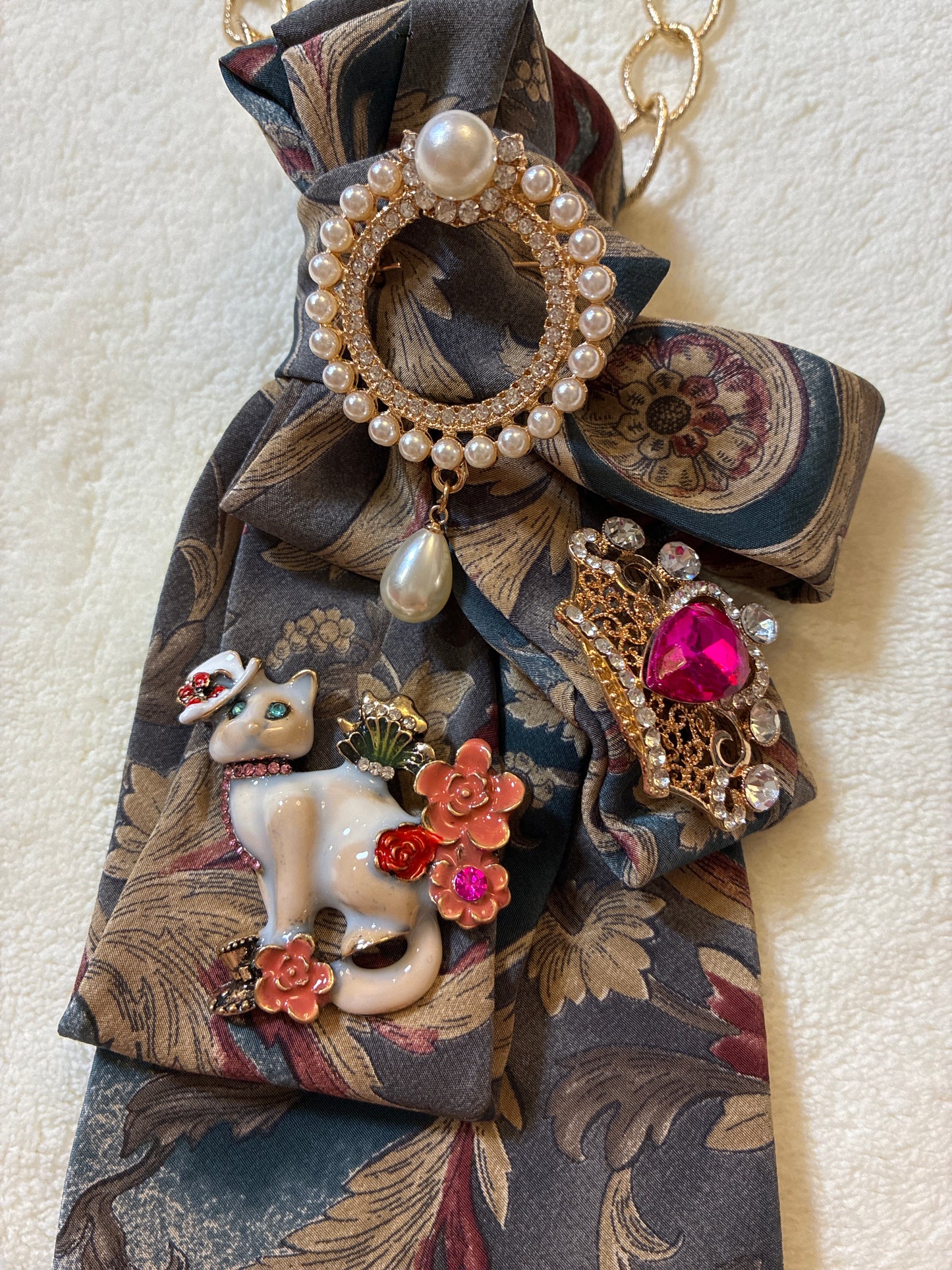 Feline Fashionista Tie