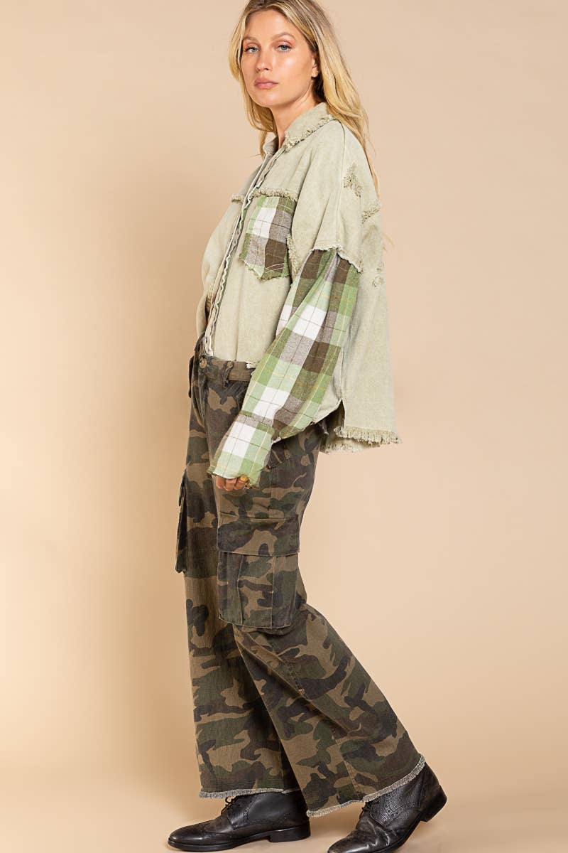 Camo print pockets boyfriend pants