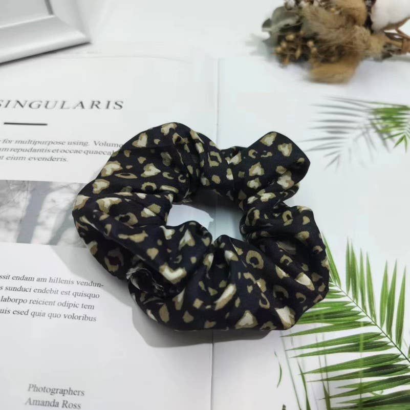 LEOPARD PATTERN SCRUNCHIES SET OF 5