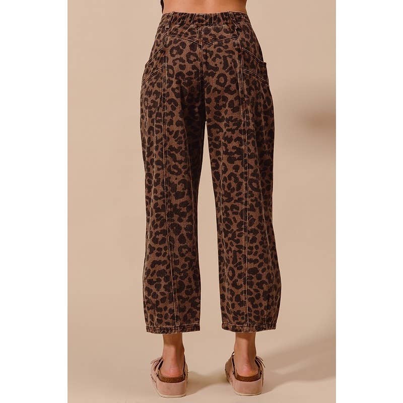 LEOPARD PRINT TWILL MID RISE WIDE LEG BARREL SHAPE PANTS