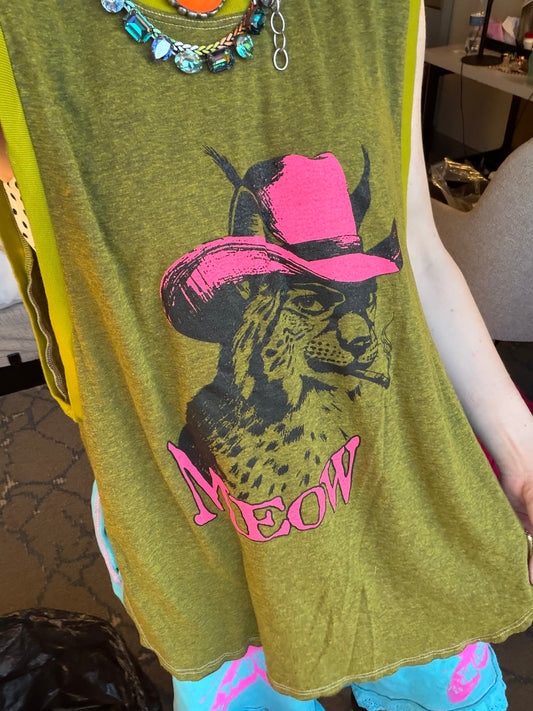 MEOW smoking cat tank