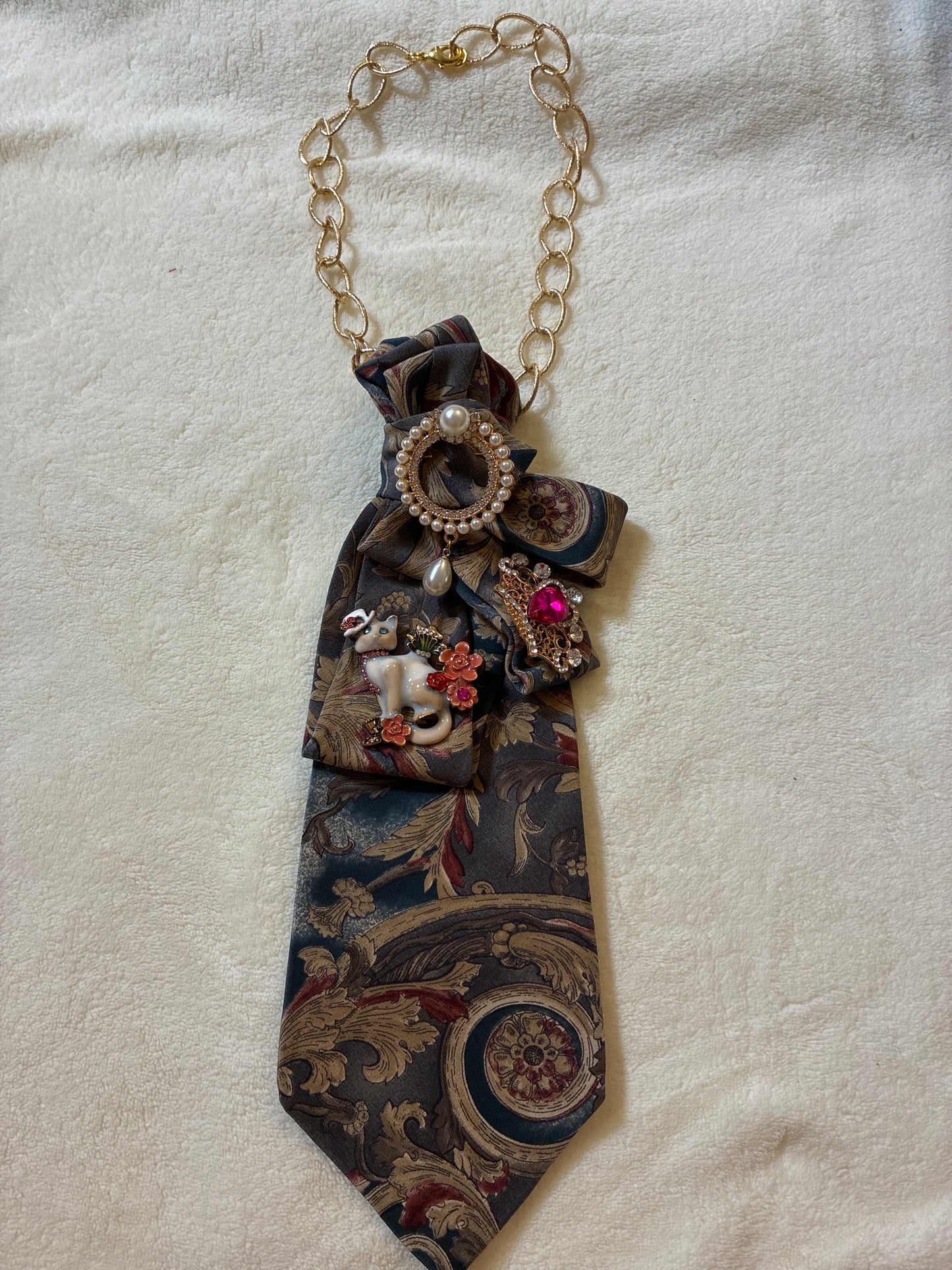 Feline Fashionista Tie