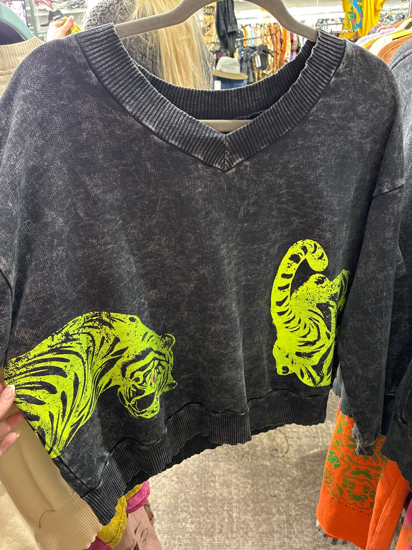 BLACK MINERAL WASH ELECTRIC TIGER SWEATSHIRT
