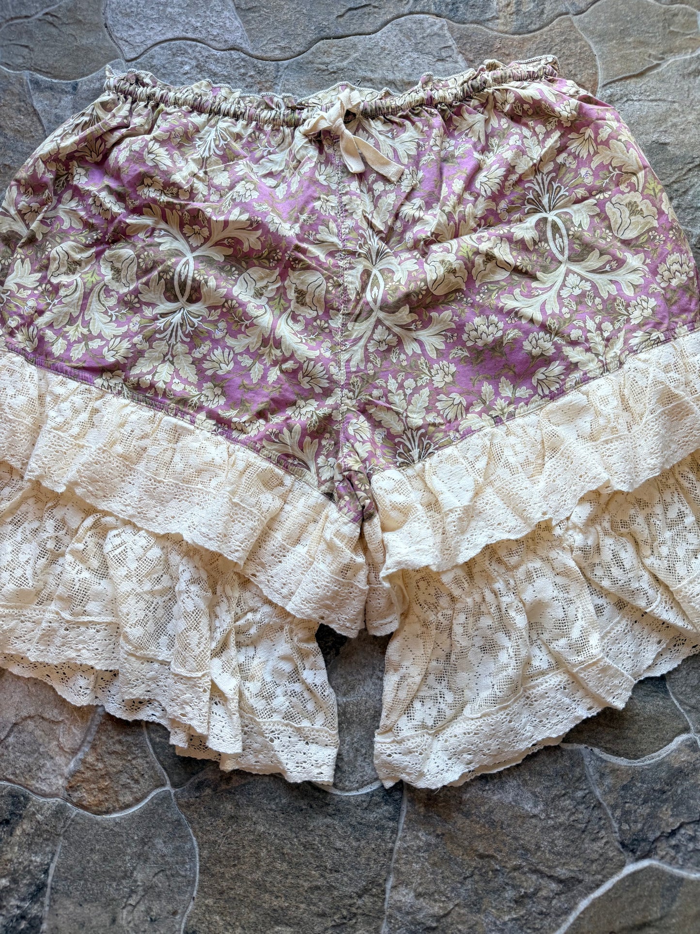 Mauve Floral Ruffle Shorts