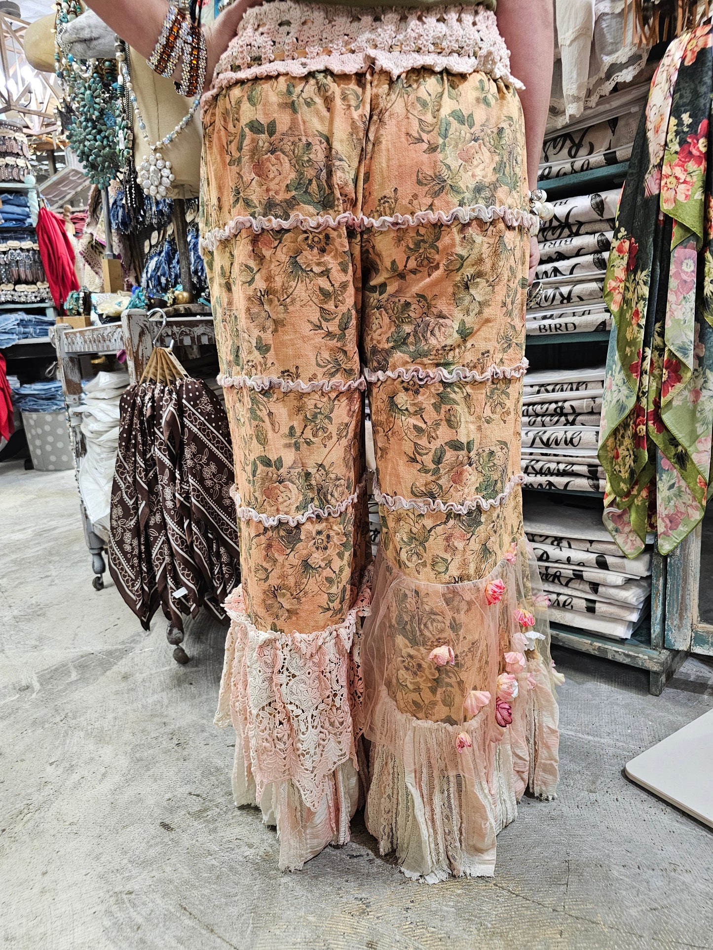 Lacy Blooms Pant