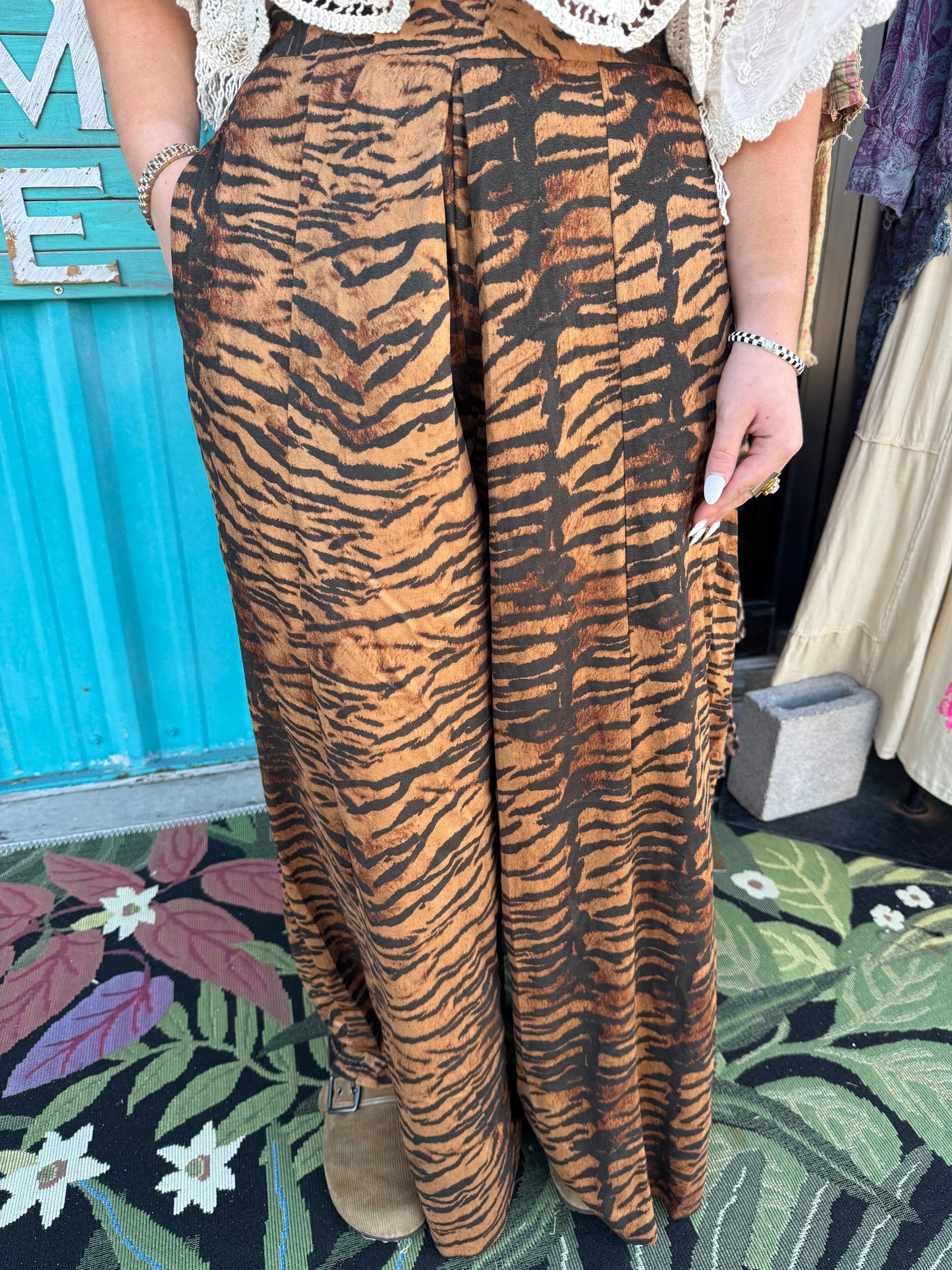TIGER PRINT WIDE LEG PANTS