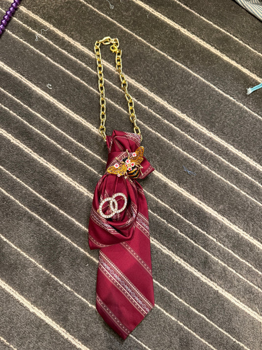 Bumblebee Bloom Tie Necklace