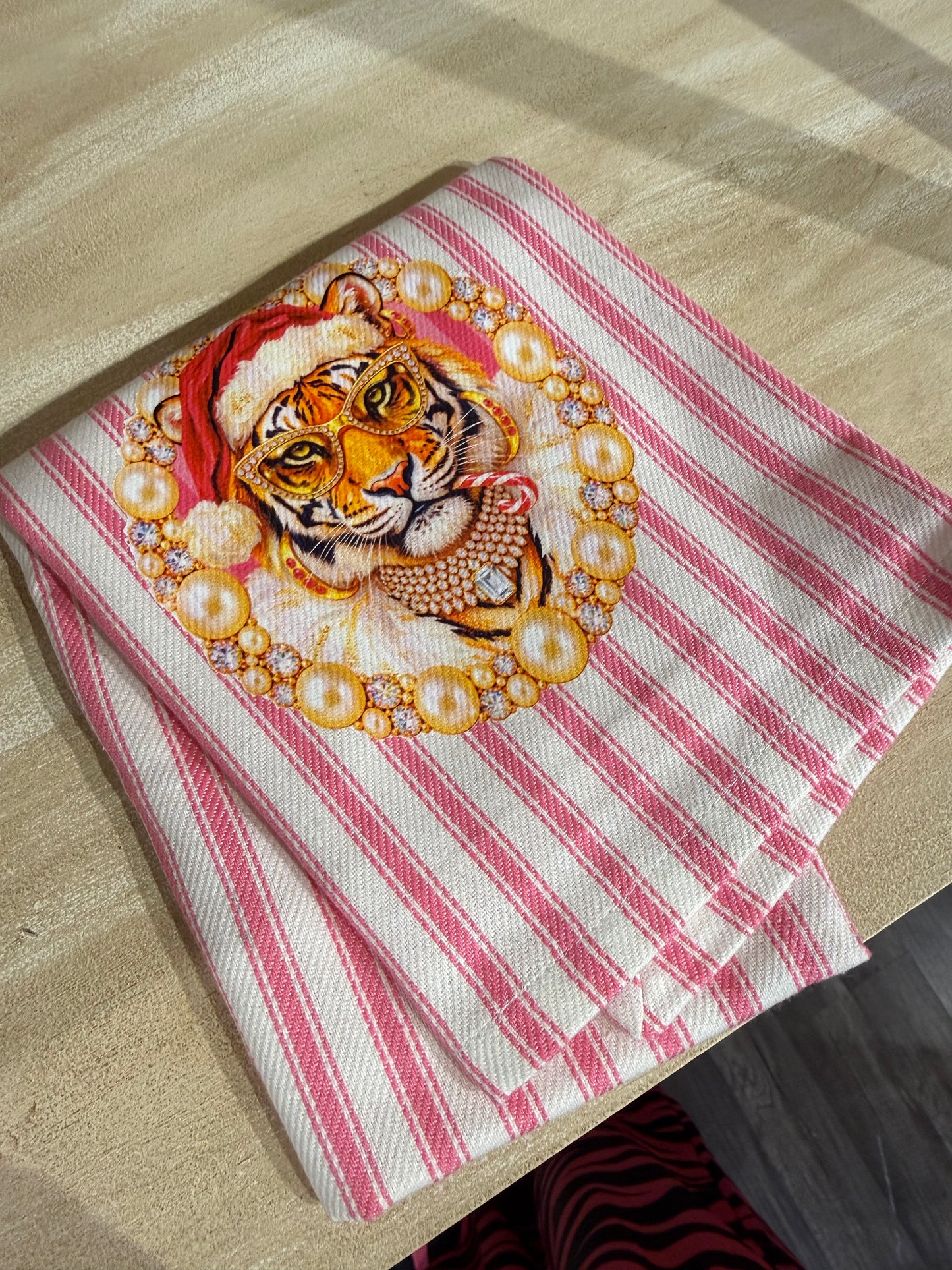 Kitchen Decorative Towel (pink tiger)