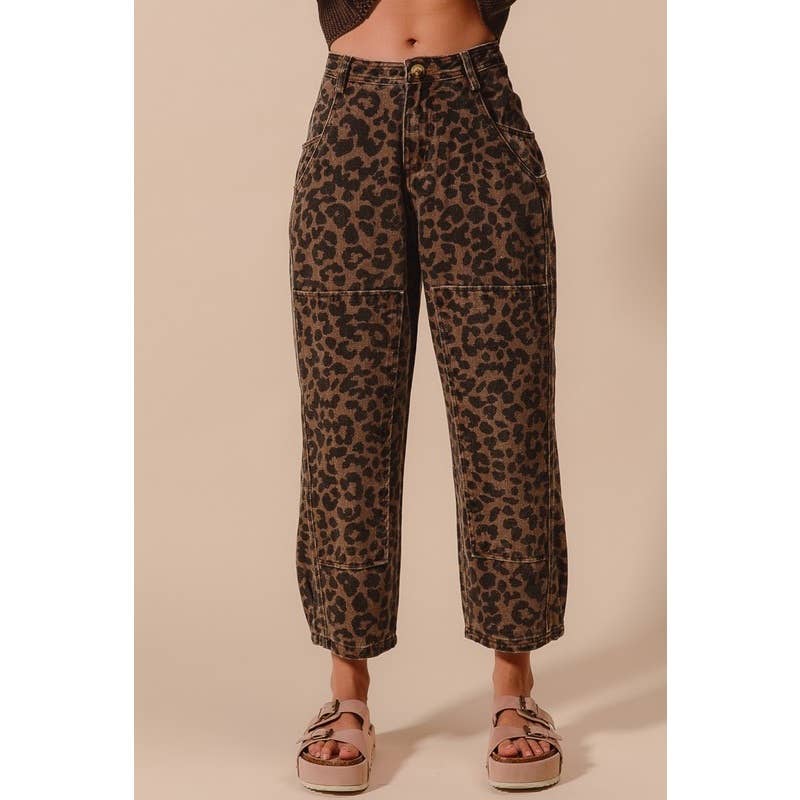 LEOPARD PRINT TWILL MID RISE WIDE LEG BARREL SHAPE PANTS