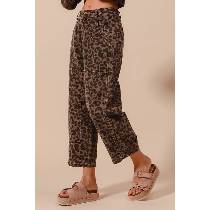 LEOPARD PRINT TWILL MID RISE WIDE LEG BARREL SHAPE PANTS