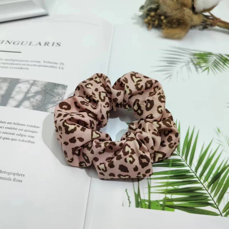 LEOPARD PATTERN SCRUNCHIES SET OF 5