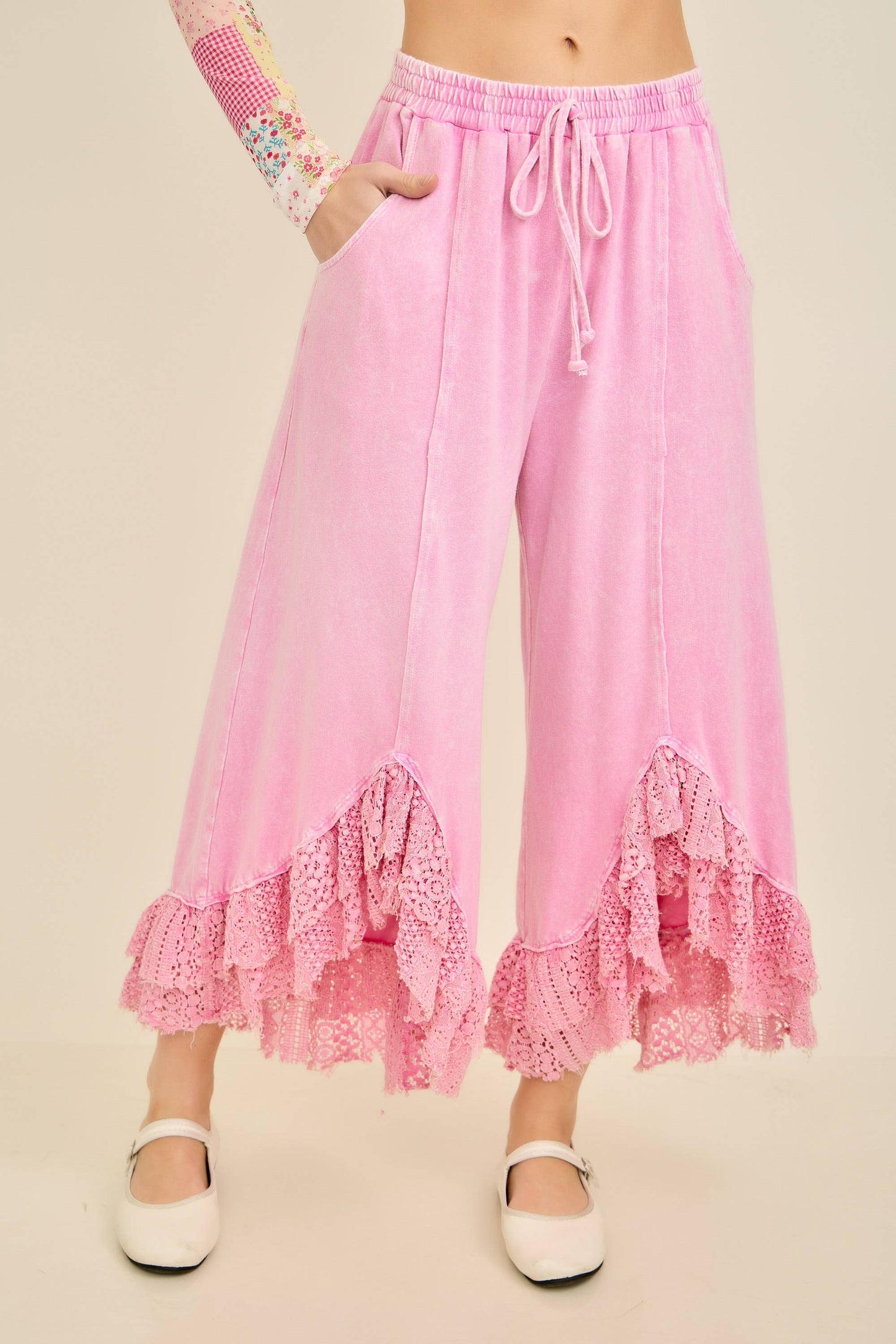Mineral Washed Lace Ruffles Cropped Pants